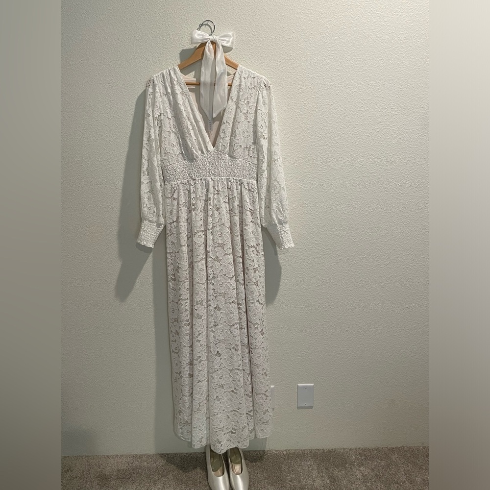Baltic Born Aphrodite lace maxi dress size large lined and only worn 3 times